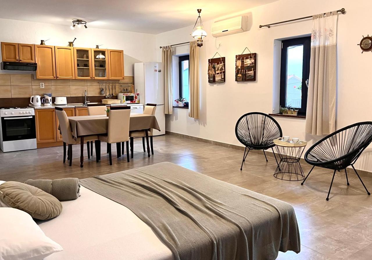 Apartments Maro Senj  Extérieur photo