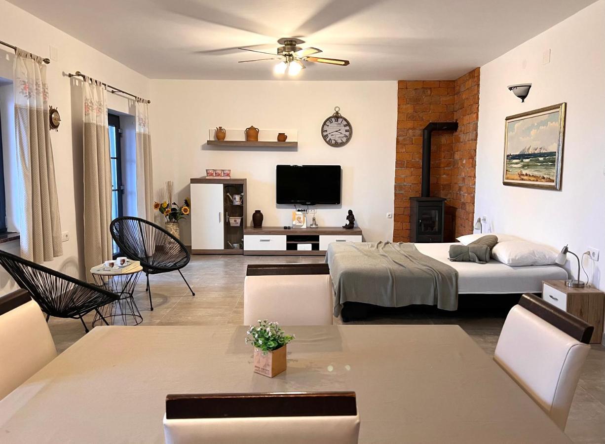 Apartments Maro Senj  Extérieur photo