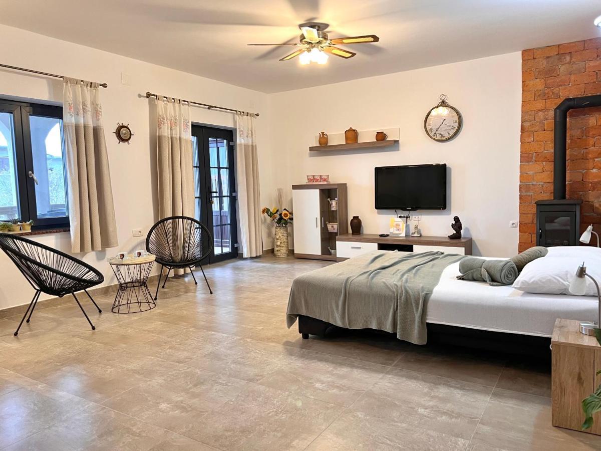 Apartments Maro Senj  Extérieur photo